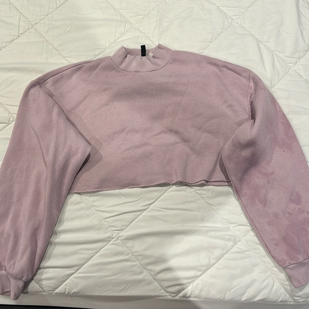 Lavender cropped crew neck sweater
